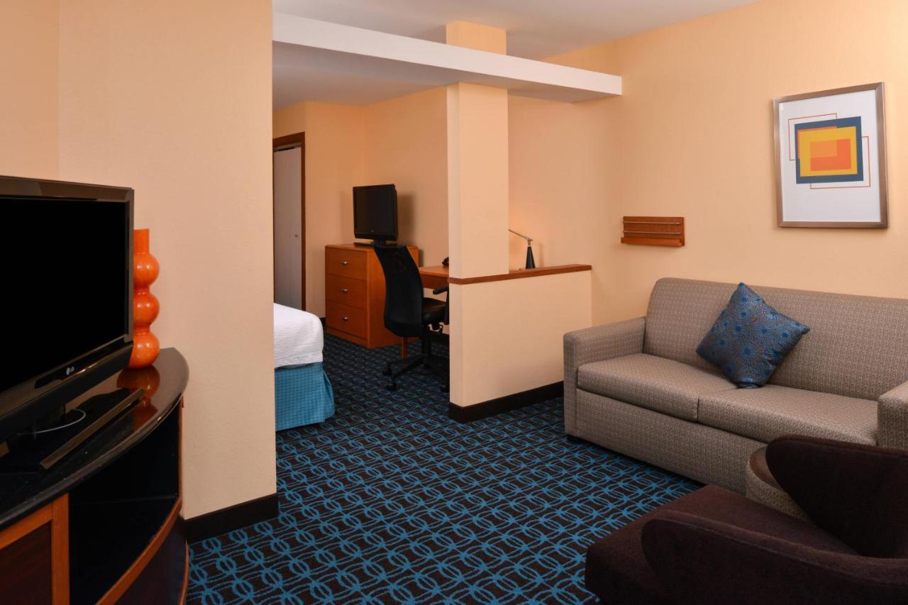 Fairfield Inn And Suites By Marriott Fort Wayne Exterior photo